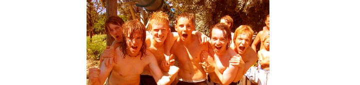 Niños mostrando conductas de ocio